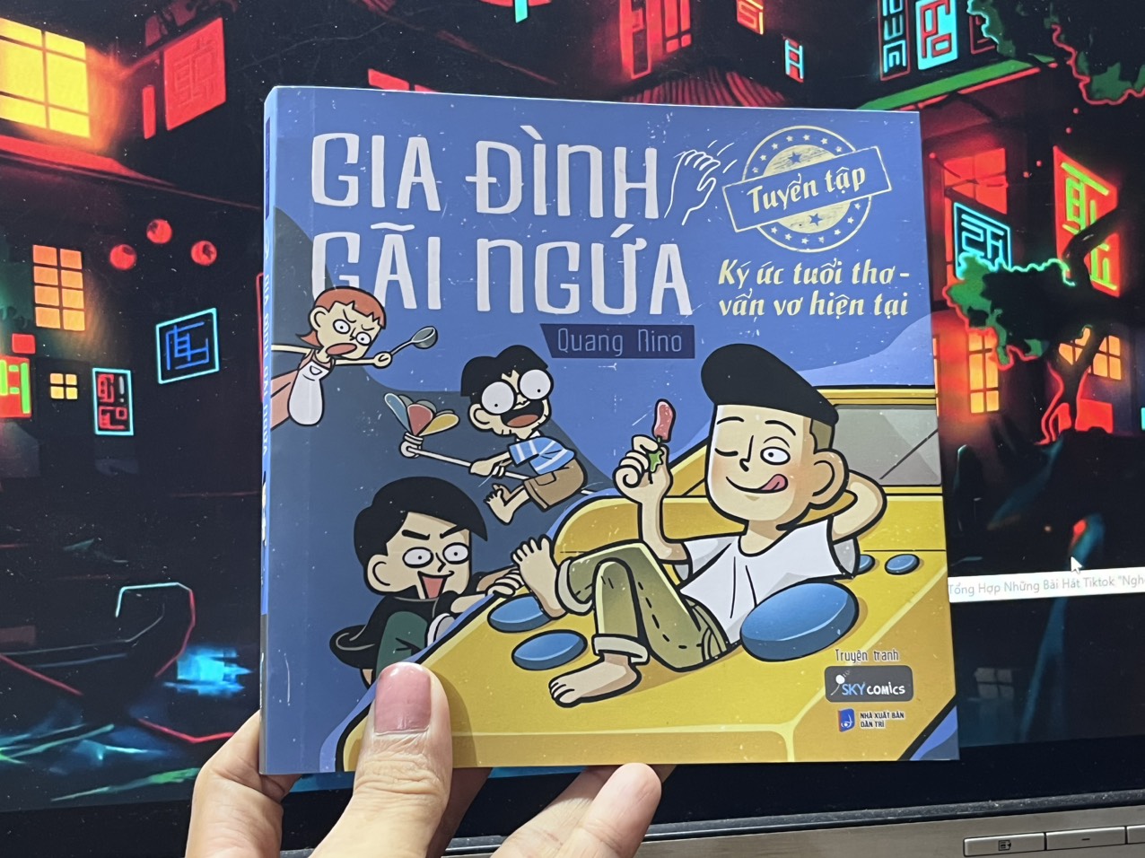 Gia Đình Gãi Ngứa - Tuyển Tập Ký Ức Tuổi Thơ - Vẩn Vơ Hiện Tại