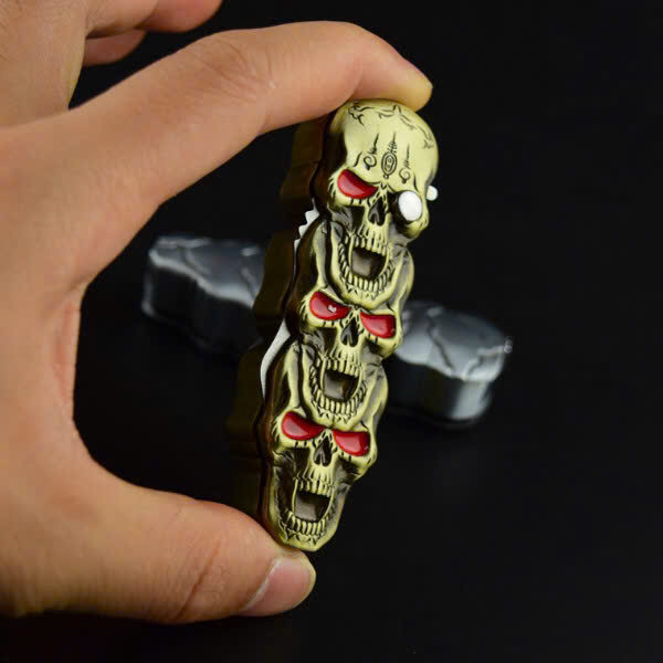 Vỏ hộp quẹt bật lửa khò 1 tia họa hình đầu lâu màu vàng