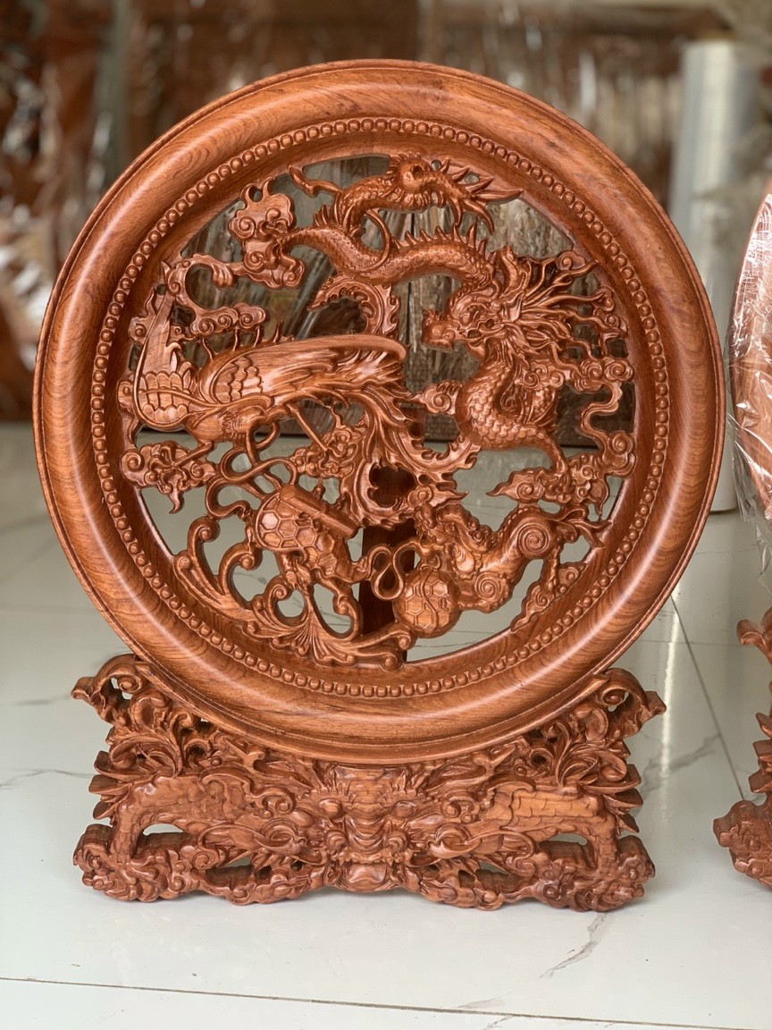 Đĩa trang trí phong thủy trạm khắc tứ linh bằng gỗ hương đá kt mặt rộng 50×4,5cm
