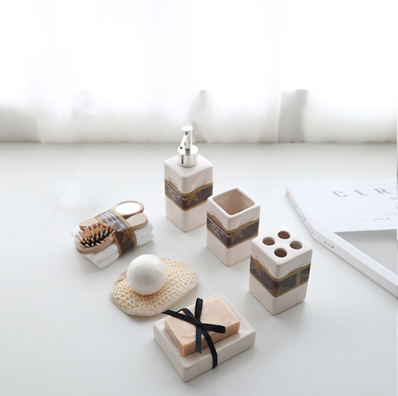 Set 6 món đựng dung dịch cho nhà tắm Dengeneres 3-D-B7-T2735