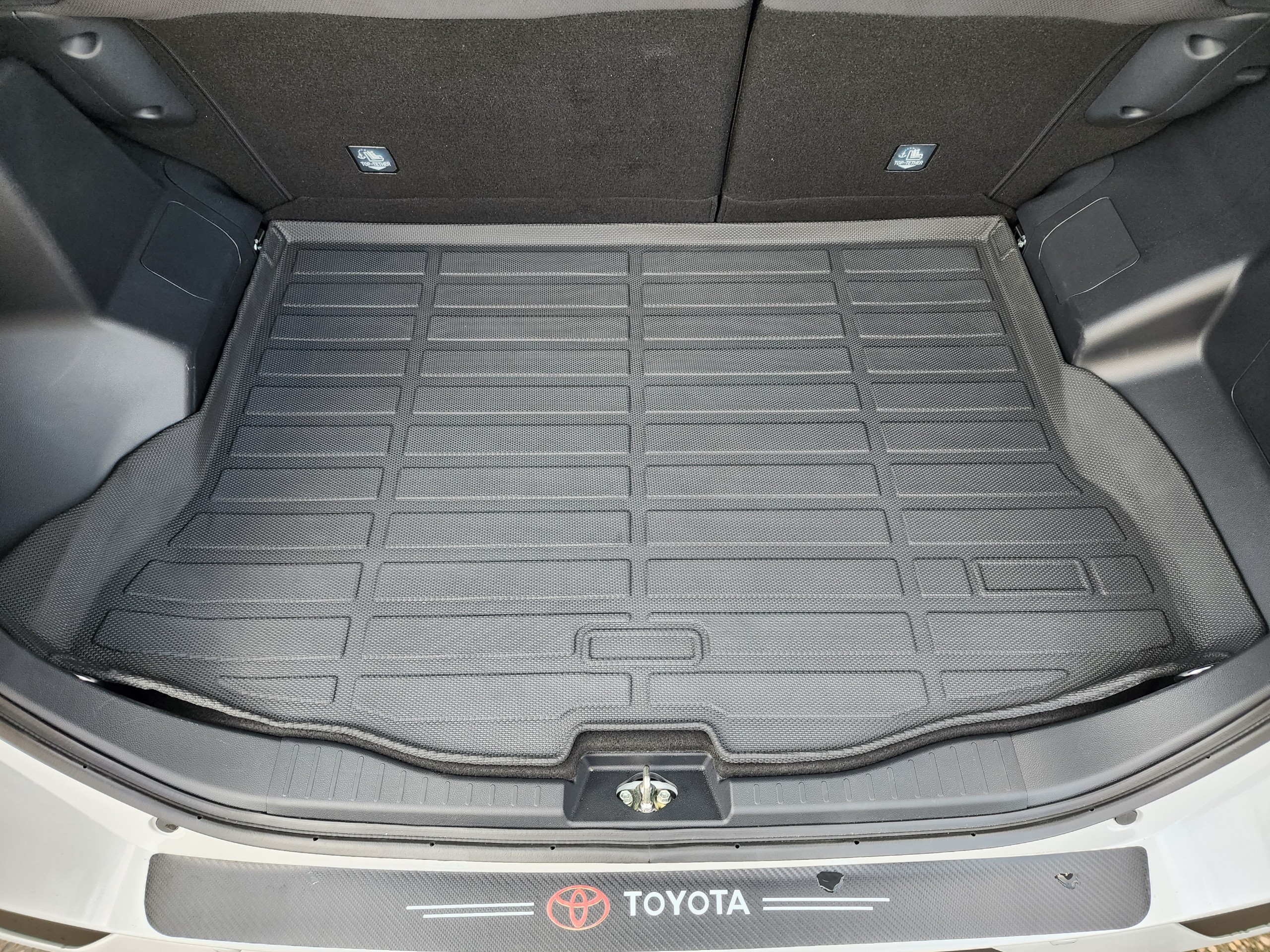 Thảm lót cốp xe ô tô Toyota Raize 2022- nhãn hiệu Macsim - hàng loại 2