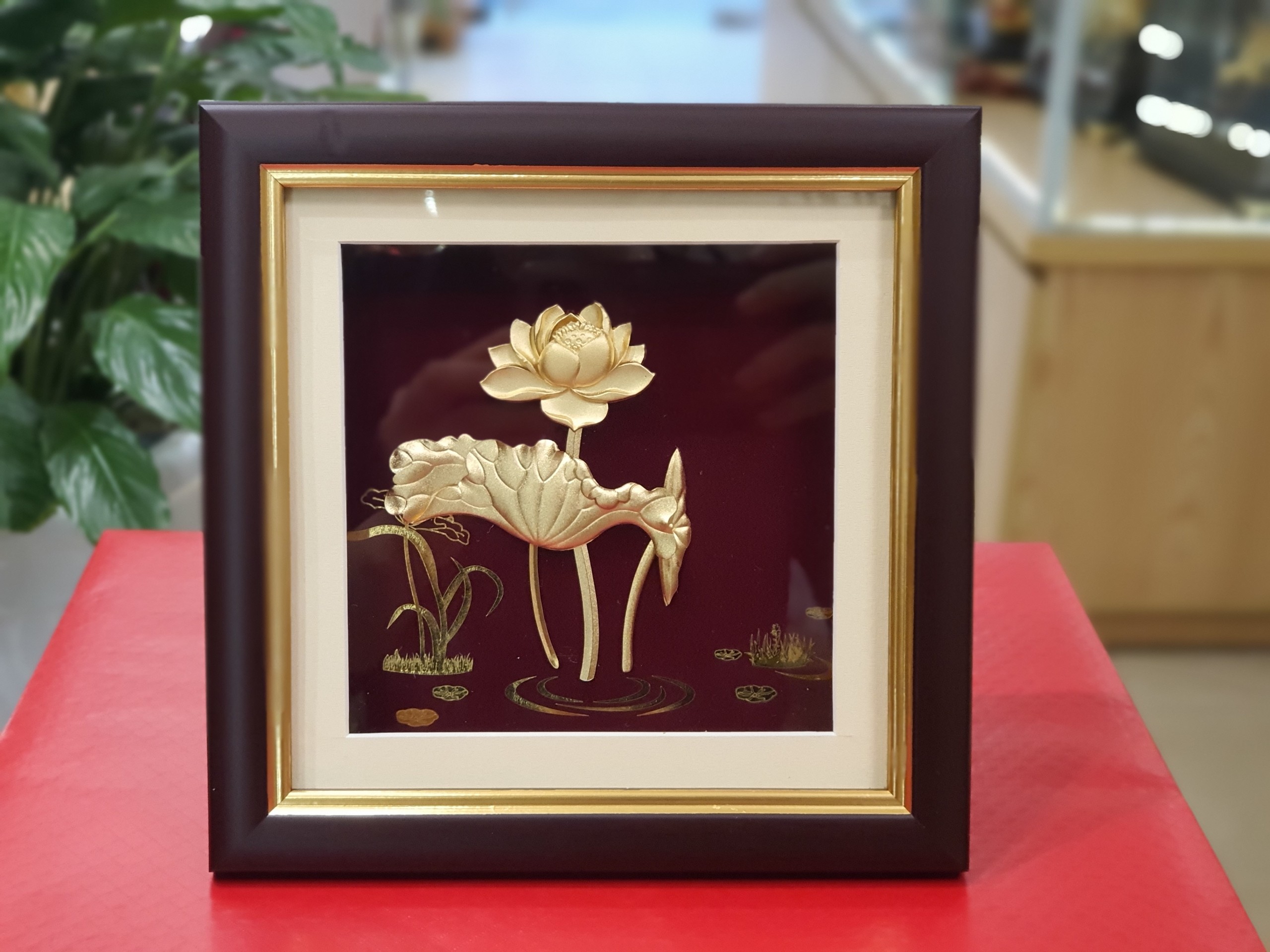 Tranh hoa sen mạ vàng 24k (20x20cm) MT Gold Art- Hàng chính hãng, trang trí nhà cửa, quà tặng dành cho sếp, đối tác, khách hàng, sự kiện. 