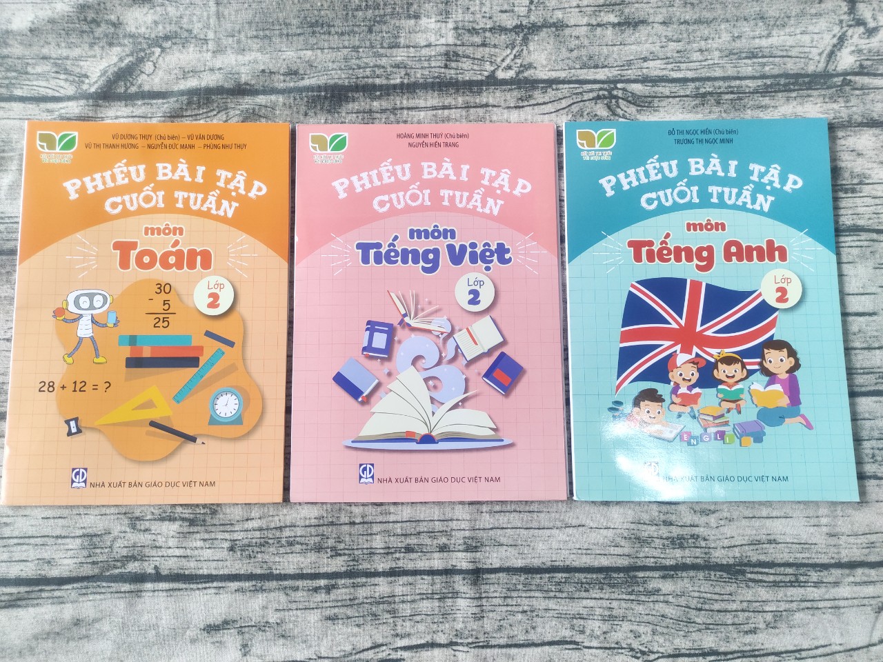 Combo 3 Cuốn Phiếu Bài Tập Cuối Tuần Toán, Tiếng Việt, Tiếng Anh Lớp 2