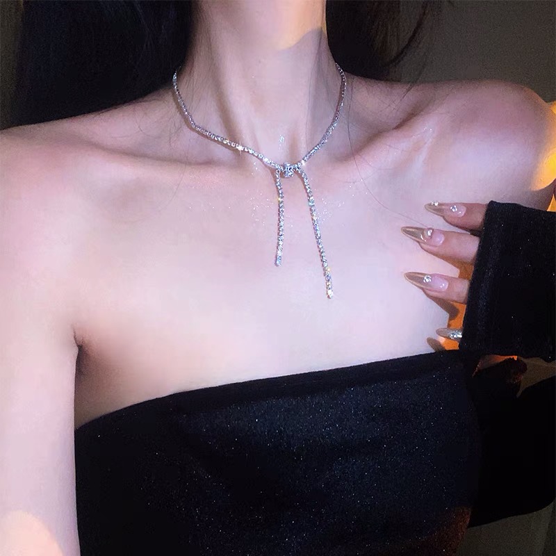 Vòng cổ chocker đính đá