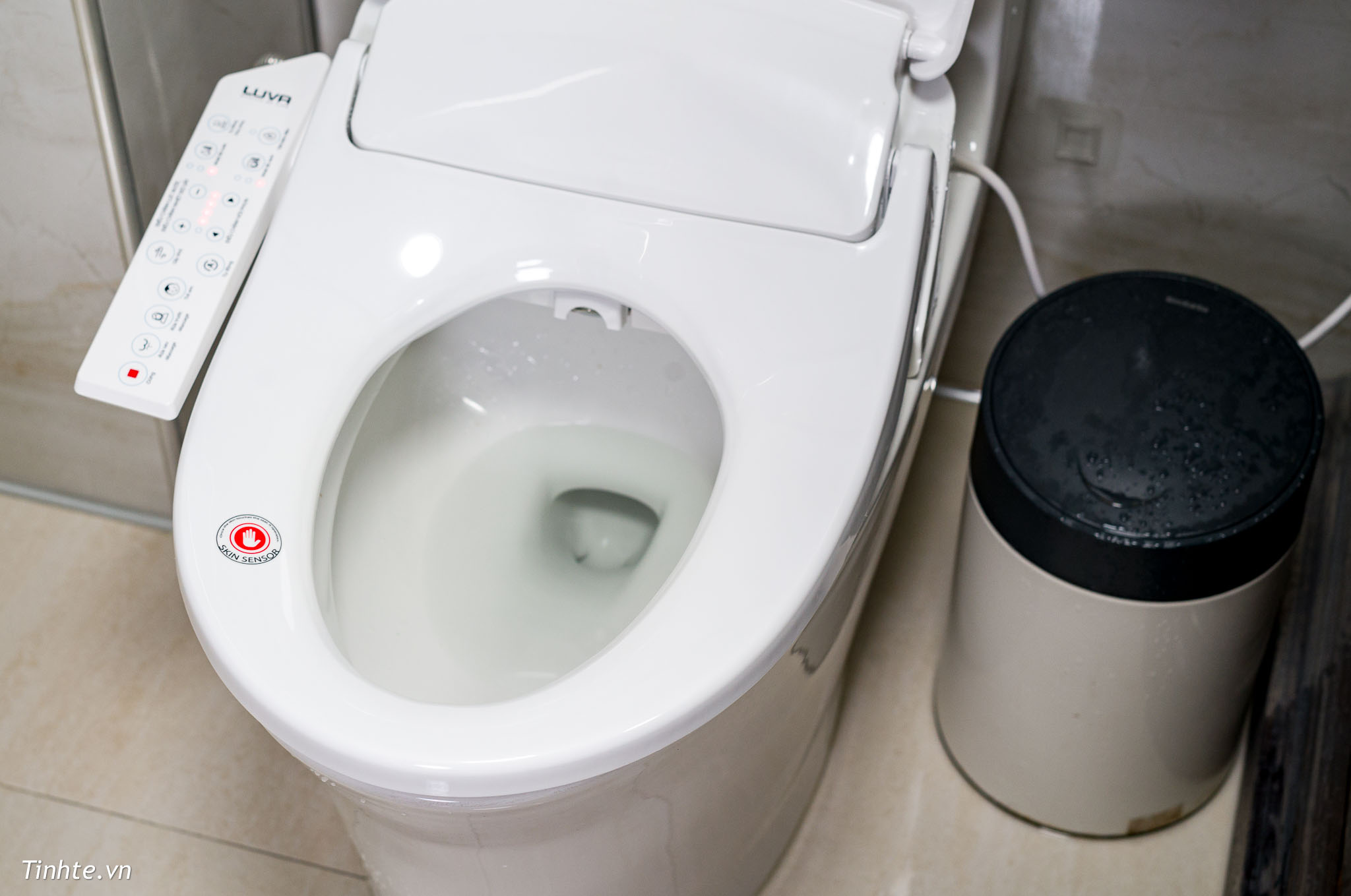 Nắp Bồn Cầu Điện Tử LUVA Bidet LB625 Điều Khiển Cảm Ứng Tiếng Việt, Đổi Lỗi 100 Ngày, Sấy Khô, Chống Nước IPX5, Sấy Vành Ngồi, Chế Độ Rửa Trẻ Em