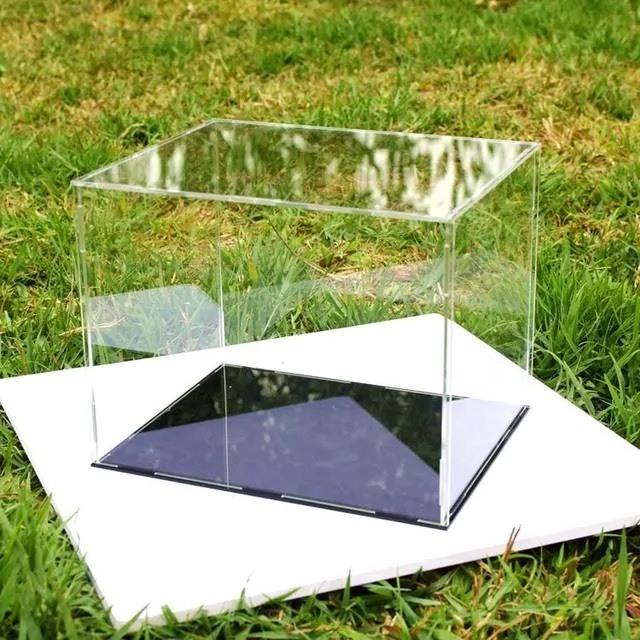 200 size, Dày 3mm , Cao 40,45,50cm, Hộp mica trưng bày thiết kế theo yêu cầu - Đế Trắng sữa