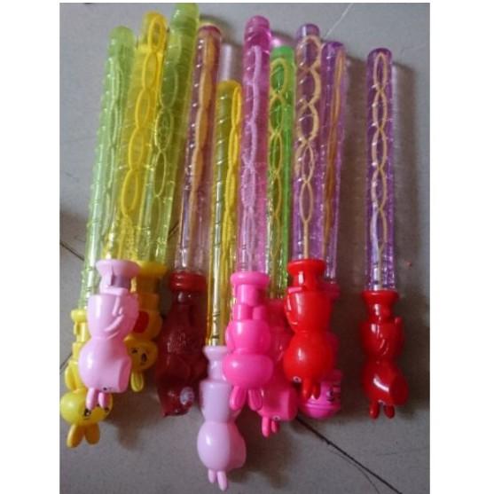 Que thổi bóng xà phòng