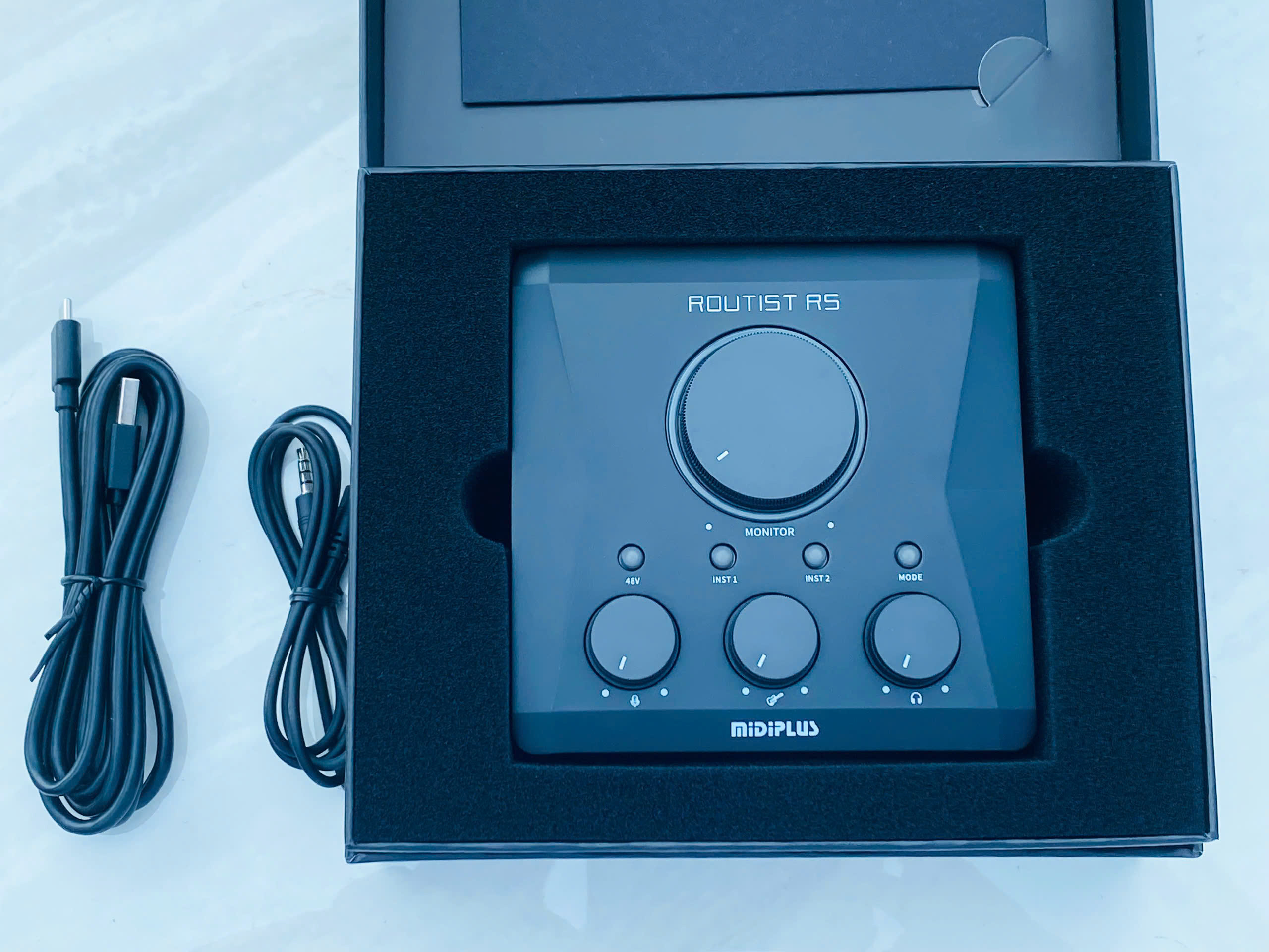 img Soundcard Chuyên Thu Âm Dùng Phần Mềm Livestream Chuyên Nghiệp Routist RS GEN II Tích Hợp Công Nghệ Xử Lý Âm Thanh, Hiệu Ứng Ánh Sáng RGB Hàng Cao Cấp Hàng Nhập Khẩu