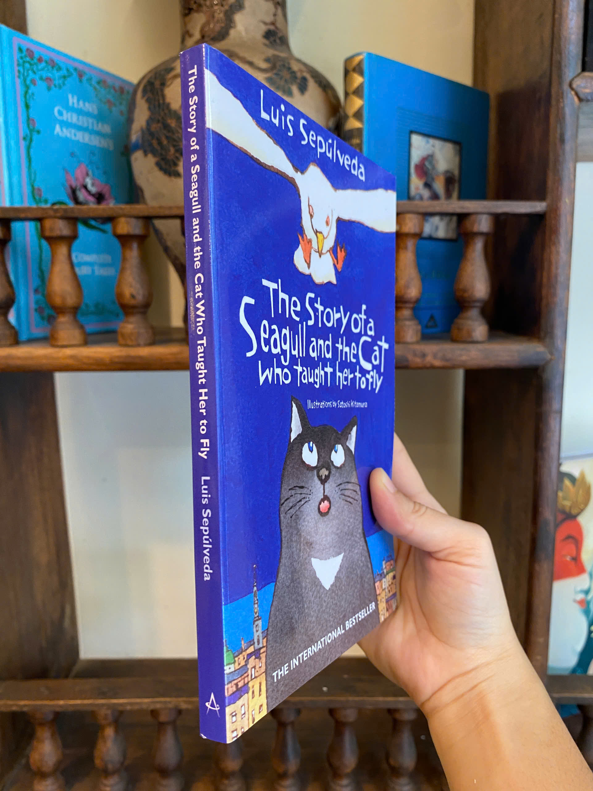 Sách - The Story of a Seagull and the Cat Who Taught Her to Fly by Luis Sepúlveda | Ngoại văn