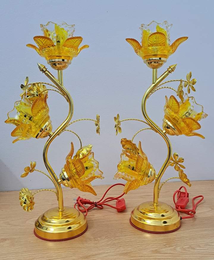Đôi đèn thờ thủy tinh 3 bông hoa bóng đèn Led tiết kiệm điện năng cao 35 cm, cao 45 cm và cao 55cm