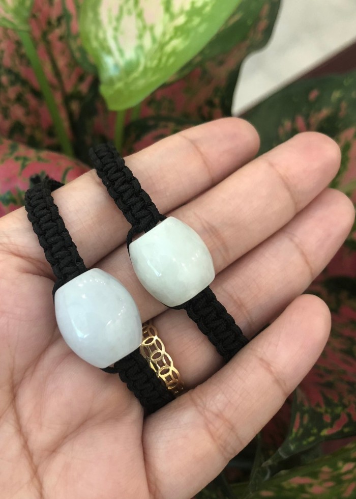 Vòng Tay Chỉ Đen Lu Thống Bạch Ngọc