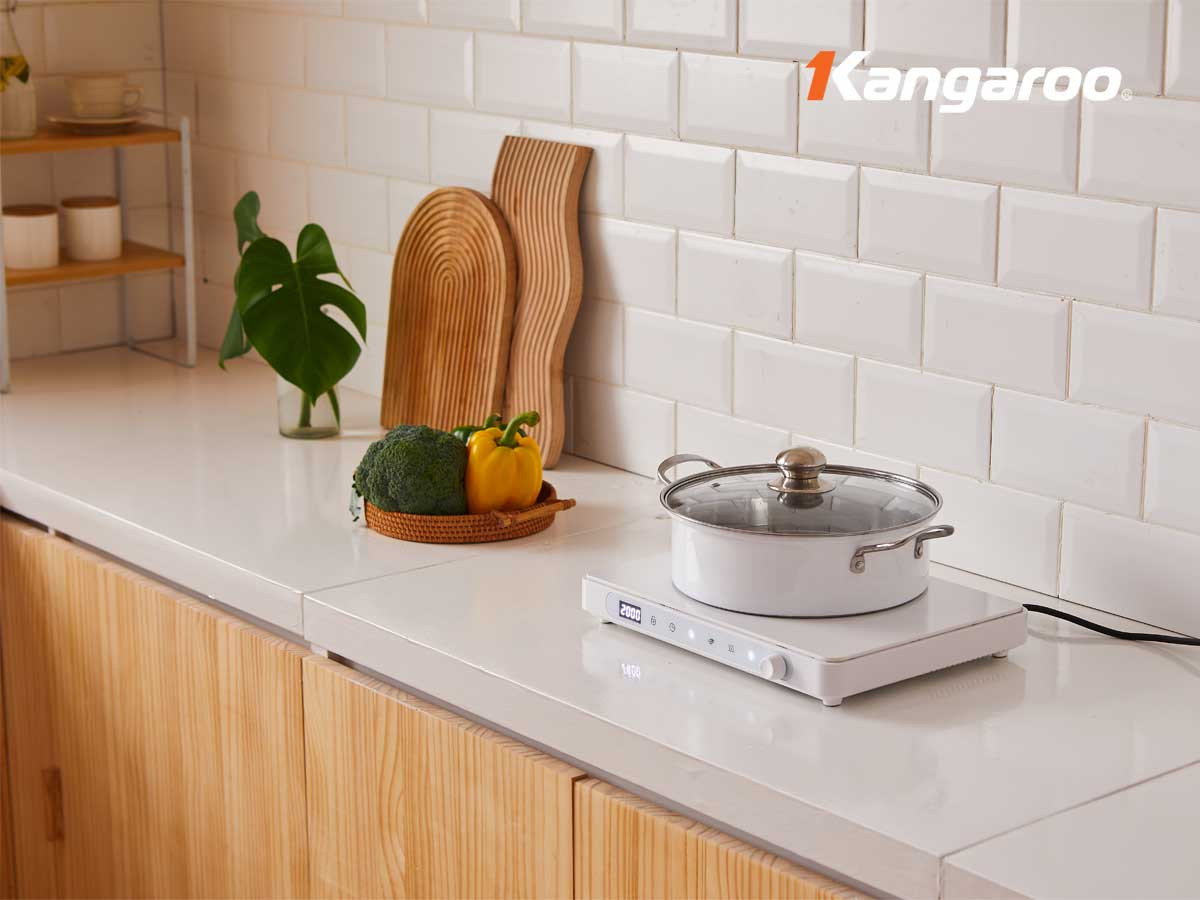 Bếp điện từ đơn Kangaroo KG20IC3 - tặng kèm nồi lẩu, Công suất 2000W - Hàng chính hãng