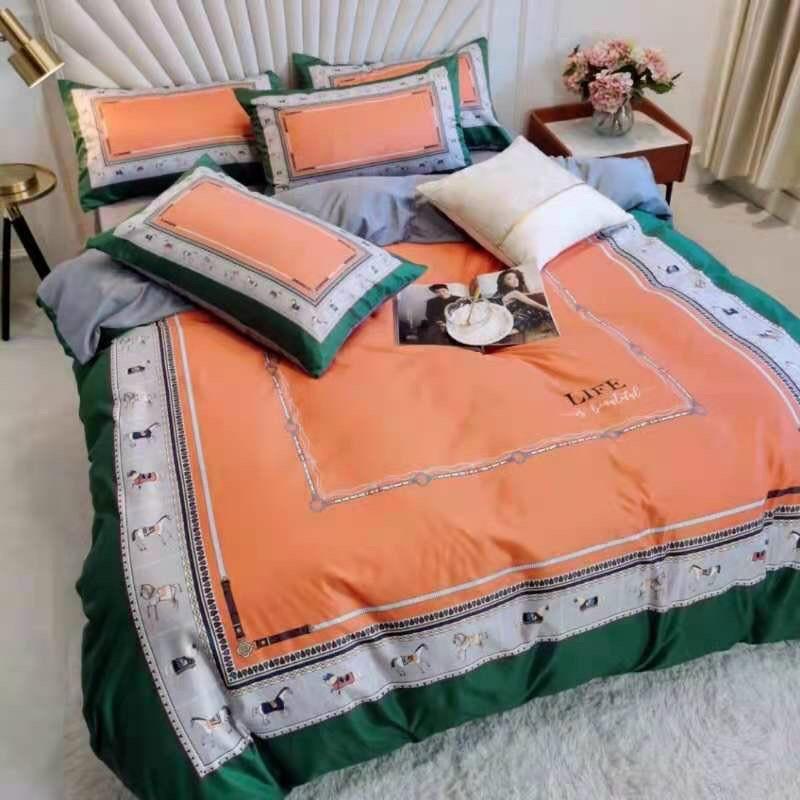 Trọn Bộ Chăn Ga Gối Nệm Cotton Lụa HỌA TIẾT NGỰA KÉO XE VIỀN XANH Đơn Giản- Tinh Tế- Cao Cấp