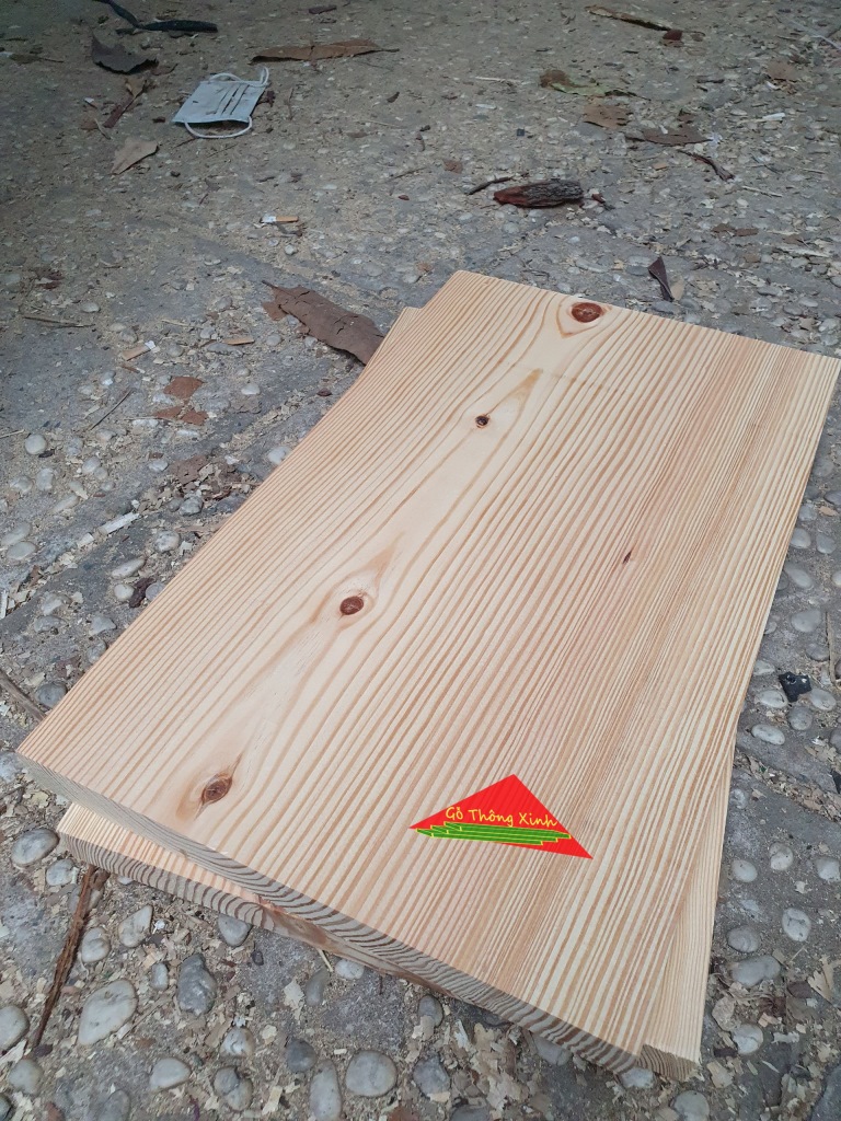 Tấm gỗ thông mặt lớn rộng 30cm, dài 50cm, dày 3cm dùng bậc cầu thang, xích đu,làm kệ, làm mặt bàn, trang trí