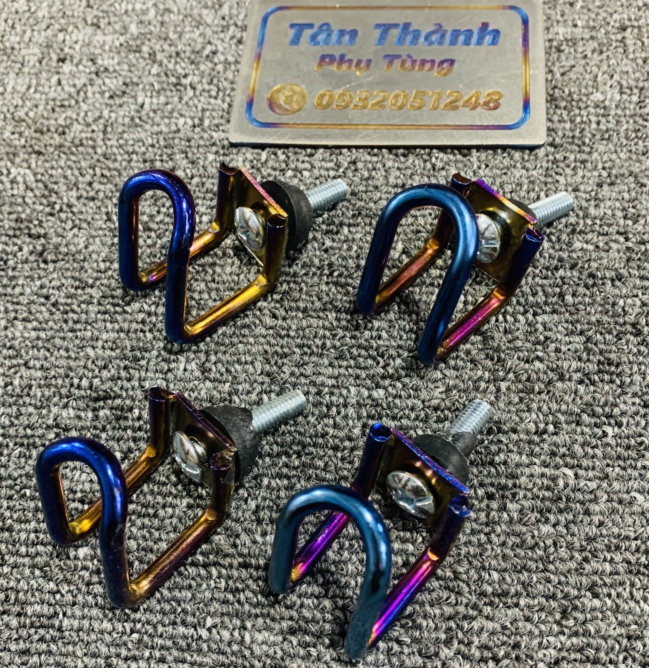 Móc treo dành cho xe máy chữ U xanh titan, 7 màu