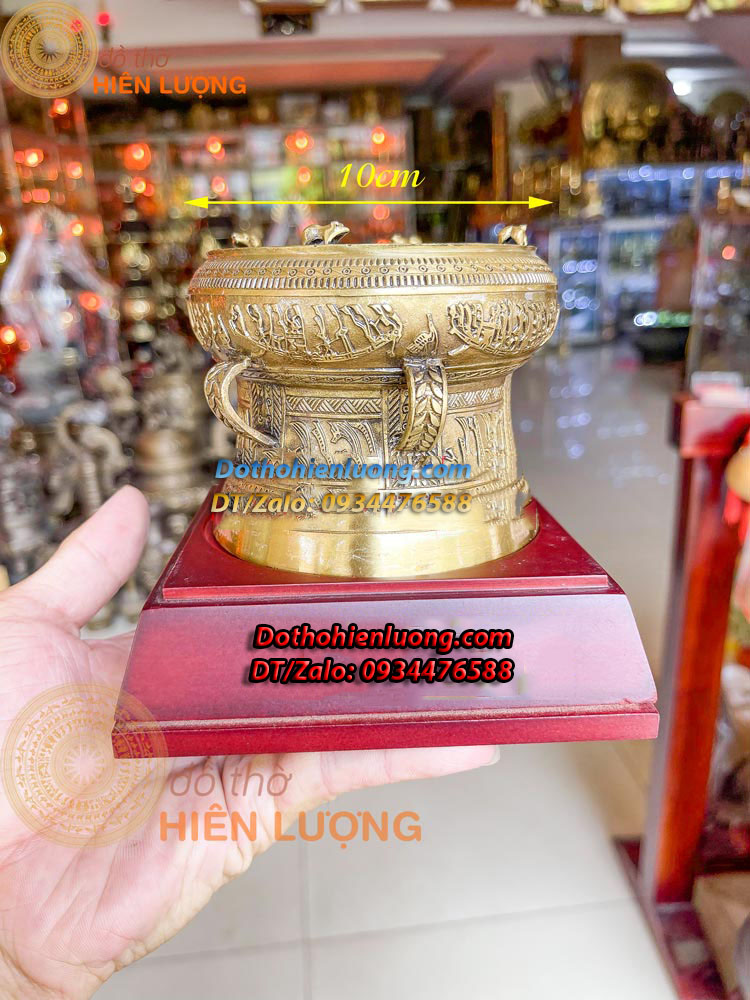 Quả Trống Đồng Đông Sơn Đế Gỗ Đường Kính 10cm Đẹp - Quà Tặng Và Vật Phẩm Trang Trí Để Bàn - Đồ Thờ Hiên Lượng