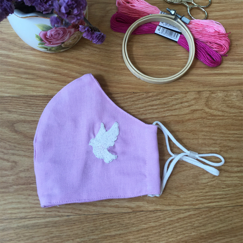 Khẩu trang thêu tay vải linen berry - Tím Hồng