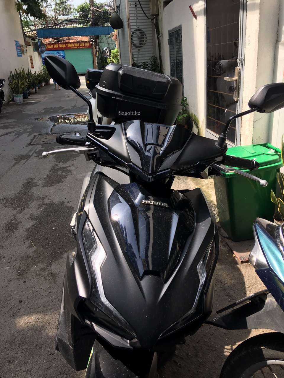 Thùng xe Airblade 125, thùng Givi E43NTL, gối tựa lưng BE3N và baga givi lắp cho Air Blade 2022