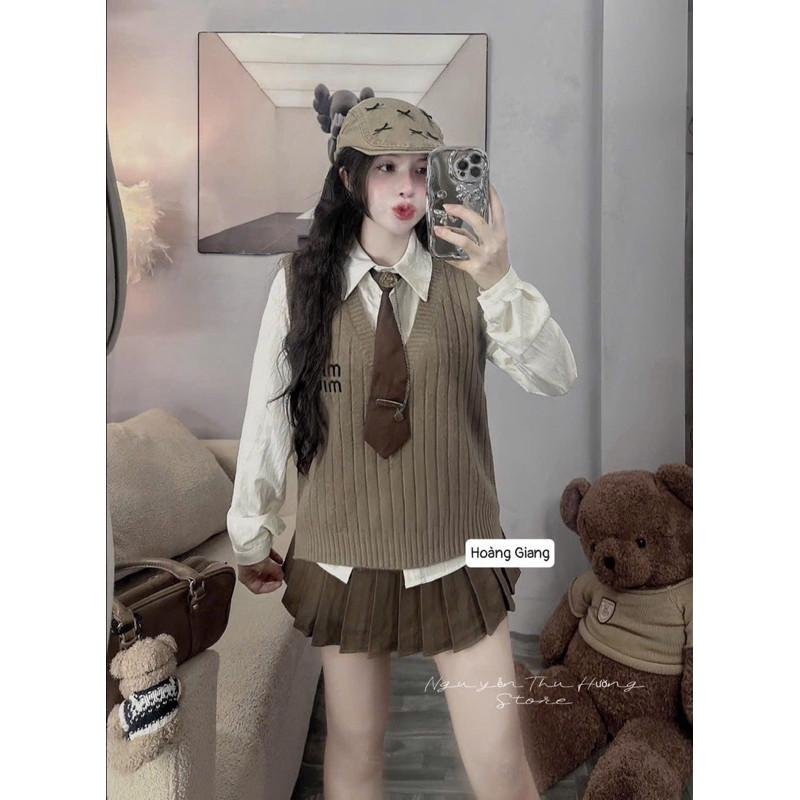 sét len 4 món sơ mi+ gile+ chân váy+ cavat miumiu sang chảnh  QCCC LINN BY JOLIE - Màu kaki, Màu kaki