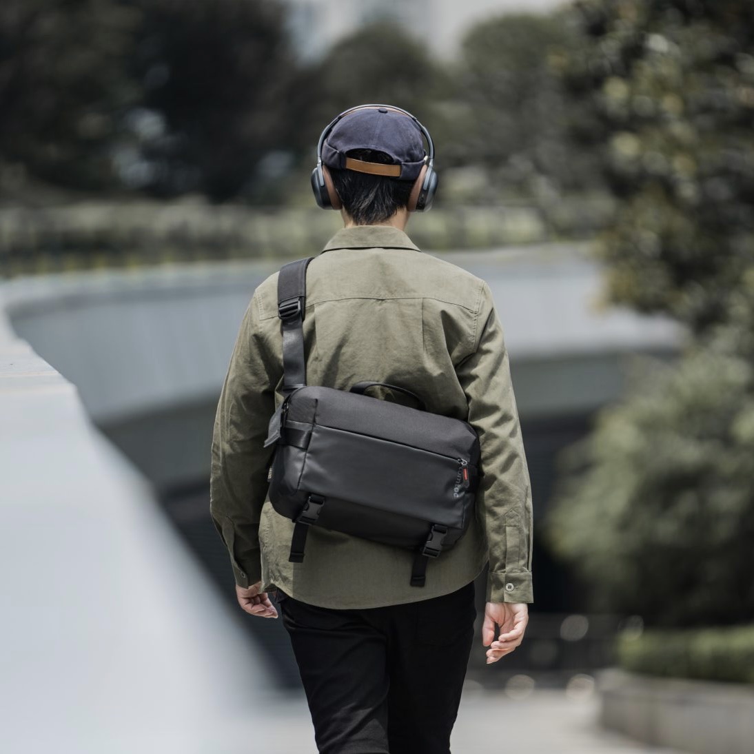 Túi Đeo Chéo TOMTOC Urban Codura Sling Bag Travel and Work 13.3 - 14.2 inch T21L1D1 - Hàng Chính Hãng