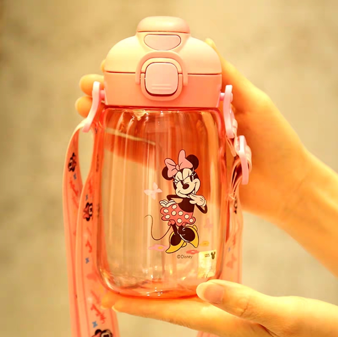 Bình nước ống hút tu miệng nhựa tritan Disney Minnie 560ml cho trẻ em 8082
