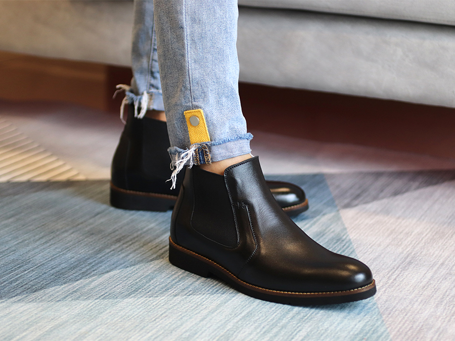 Giày Boots Nam Tăng Chiều Cao Siêu Nhẹ T&TRA Tăng Cao 7Cm, S1077 Đen Trơn , Chất Liệu Da Bò Cao Cấp, Đế Và Lót Siêu Nhẹ Giúp Giảm Trọng Lượng 30% So Với Đế Cao Su