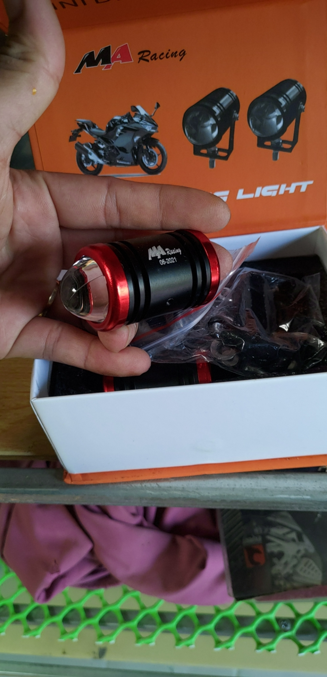 Đèn trợ sáng mini xe máy 2 chế độ cốt vàng pha trắng viền đỏ cực sáng
