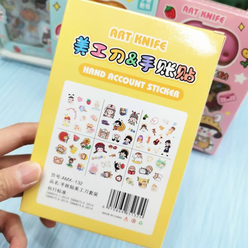 Hộp sticker 8 tấm trong suốt kèm dao tiện ích