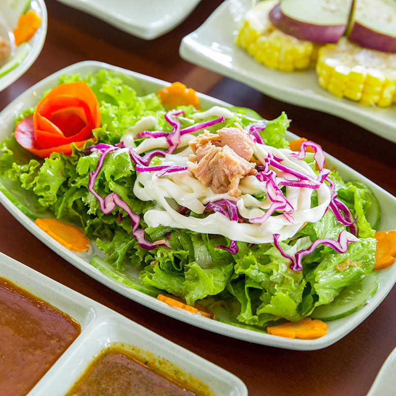 Voucher Buffet Buổi Tối tại Nhà Hàng Hải Sản Dìn Ký Hồng Hà - Hơn 50 món Lẩu Nướng Bò Mỹ - Hải Sản phục vụ thực khách.