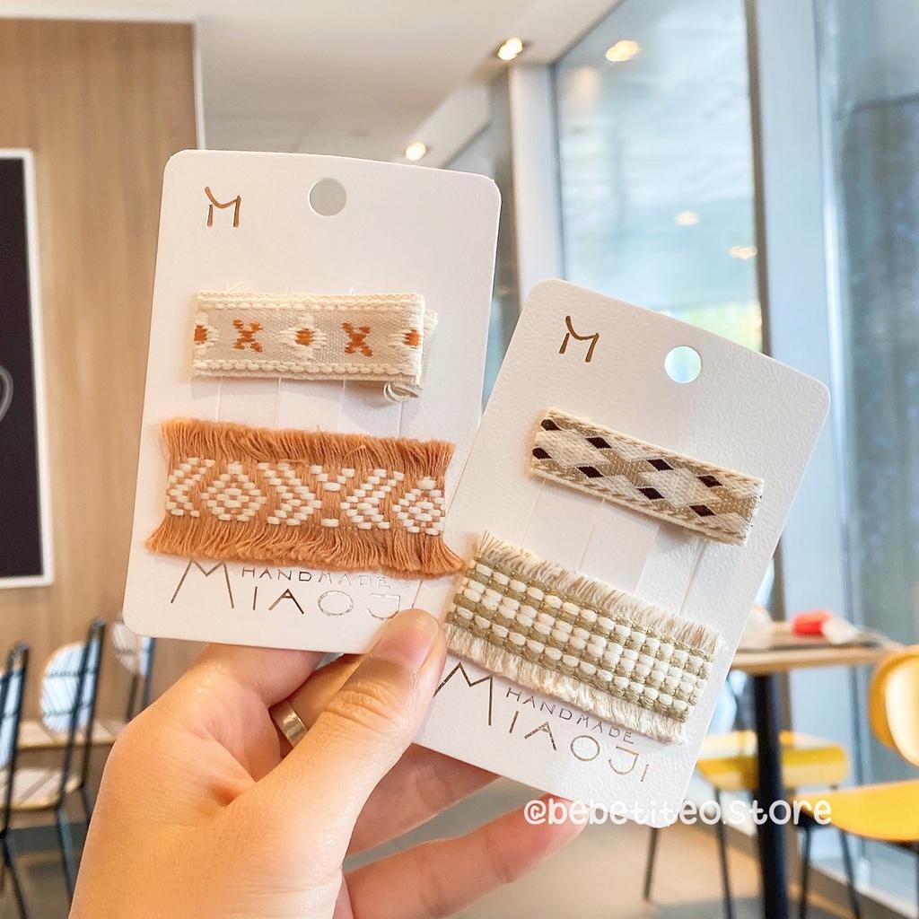 Set 2 Kẹp Tóc Len Thêu Thổ Cẩm Vintage Xinh Xắn Bé Gái Bebé Tí Tẹo