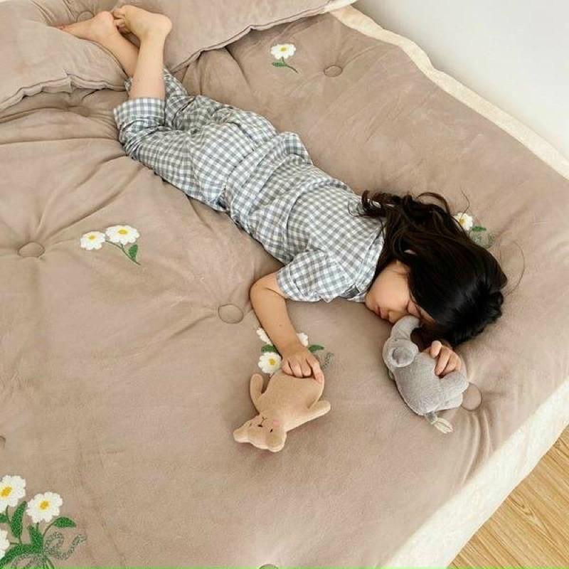 Chăn Lông Thỏ Thêu Hoa Cúc Cao Cấp Giữ Nhiệt