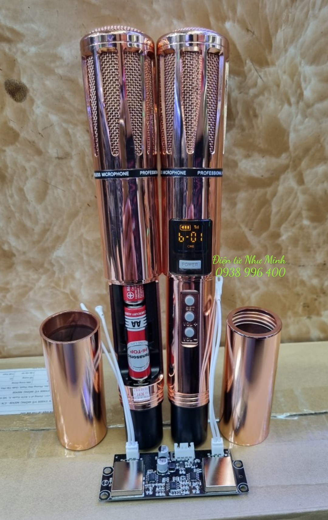 Mic loa kéo UGX màu đồng - Hàng Chính Hãng