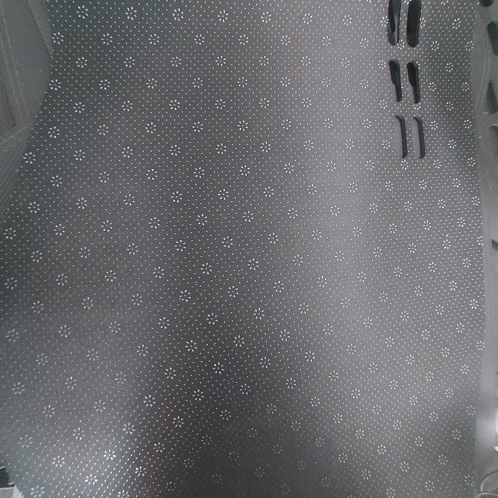 Thảm da Taplo vân Carbon Cao cấp dành cho xe Kia-Sedona-2015-2020 có khắc chữ Kia-Sedona và cắt bằng máy lazer