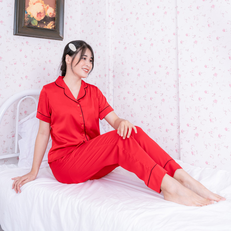 Đồ bộ pijama lụa, đồ mặc nhà nữ VILADY - B124 kiểu quần dài tay cộc họa tiết trơn, chất liệu lụa Pháp cao cấp - Màu đỏ