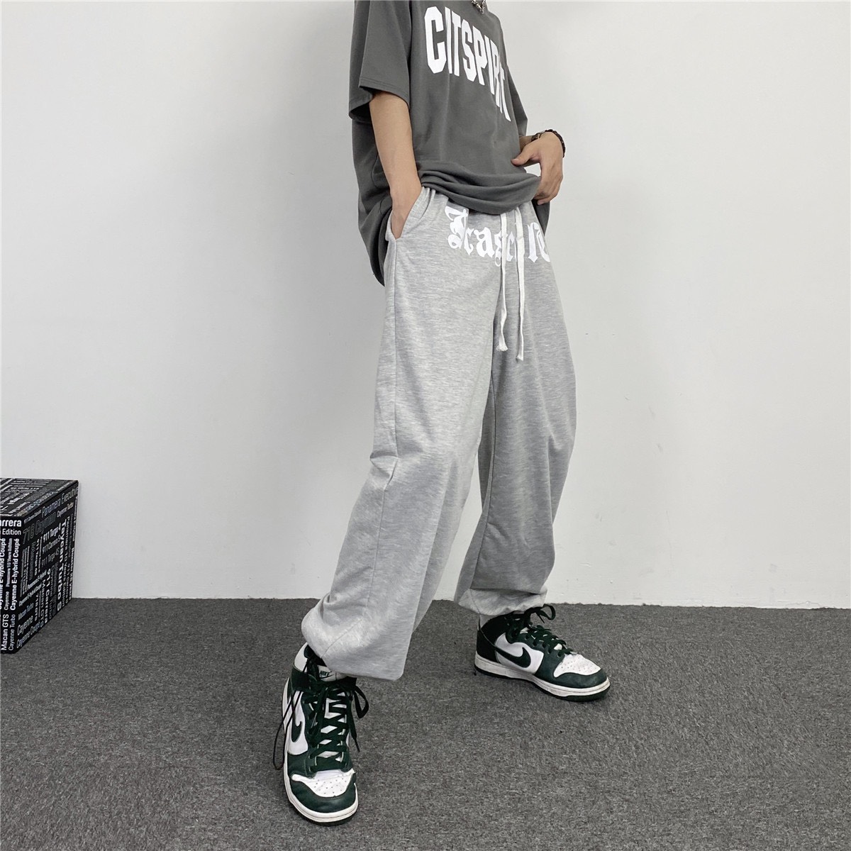 Quần Thể Thao Jogger Nam Nữ ONEZ Ống Rộng oversize,Chất Vải Chân Cua Cao Cấp, Siêu Mát,Thoải Mái QGZ1