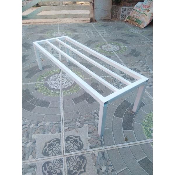 Kệ thép kê chậu cây ban công sân thượng. Dài 70cm. Rộng 25cm. Cao 20cm. 2 nan phụ. 4 chân. hộp thép 2x2cm