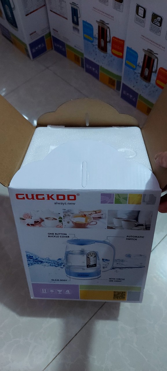 Ấm siêu tốc trong suốt tự ngắt khi sôi Cuckoo (2 lít)