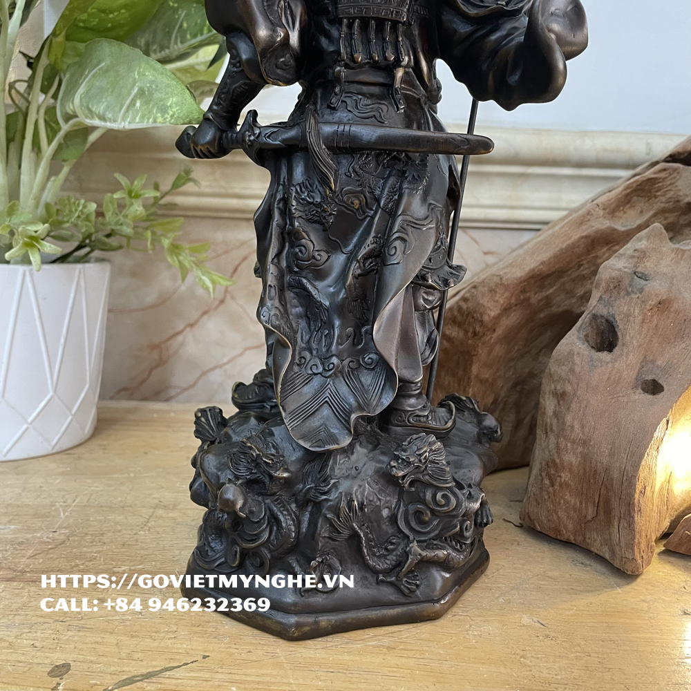 Tượng đá trang trí phong thủy tượng Quan Công cầm đao Ngũ Long - Cao 30cm - Màu Nâu Đen
