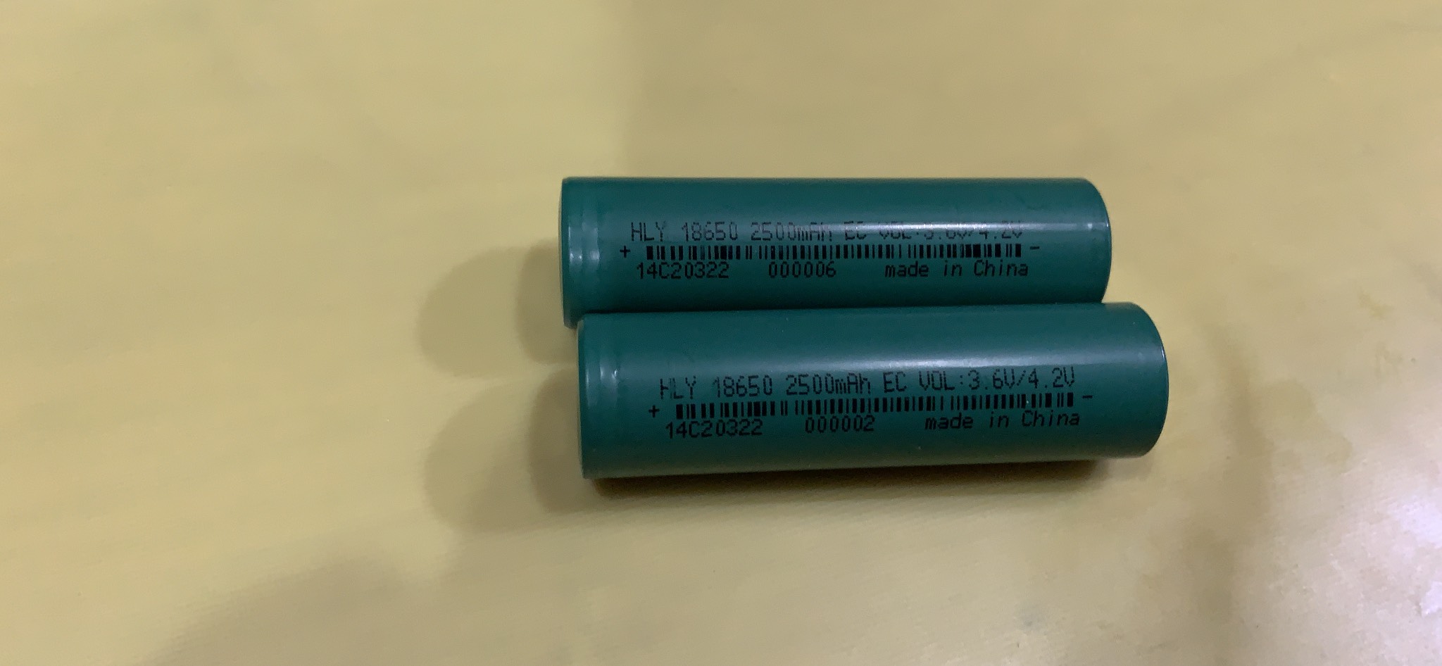 pin lithium LNMC 3.6V đến 4.2V rất tốt 18650 2.5A, 26650 5A