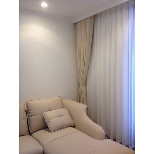 Rèm cửa vải LUCYA18-14 có thanh treo hợp kim nhôm màu gỗ đầu nhọn - cao cố định 1m4