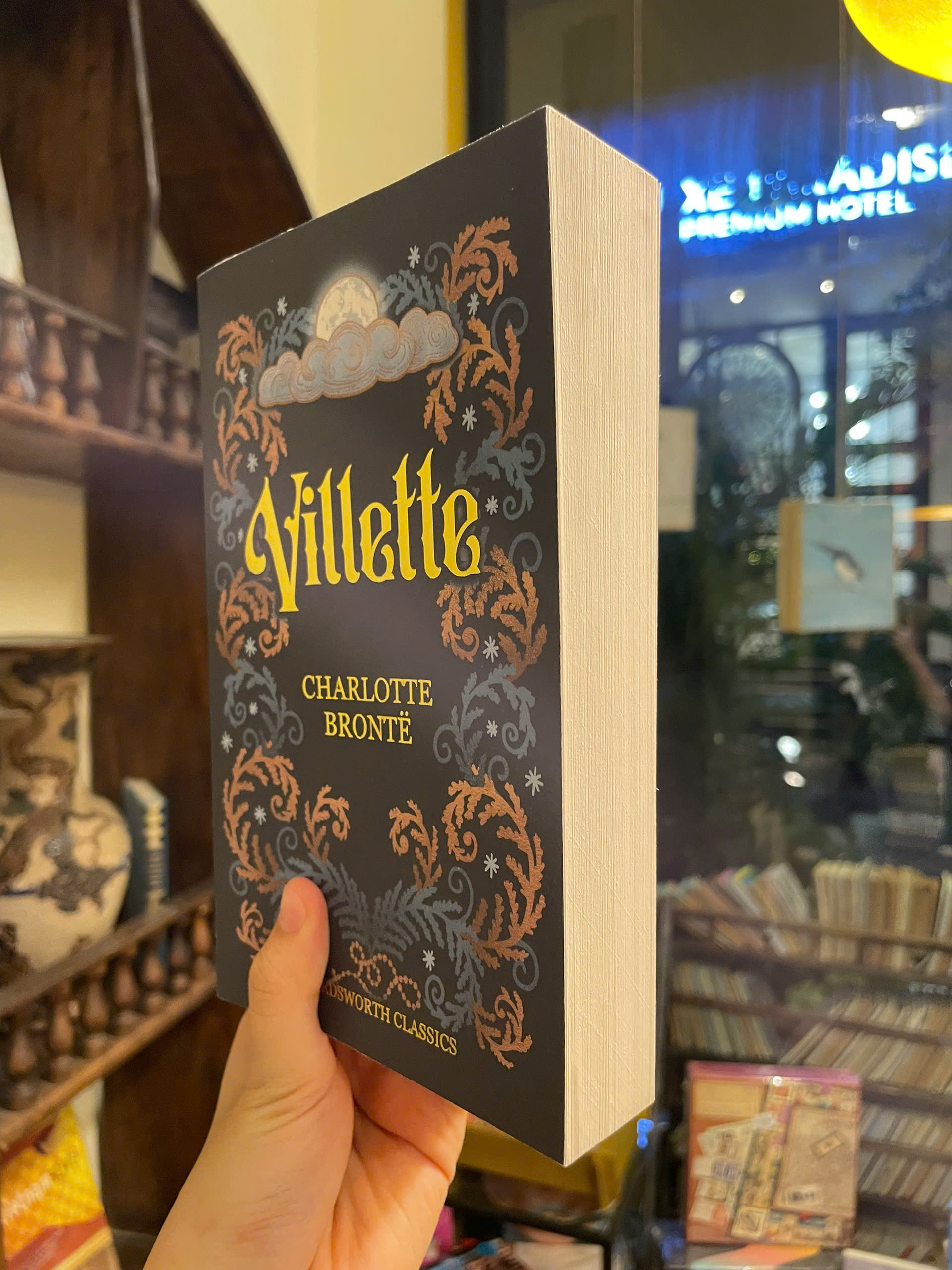 Sách - Villette by Charlotte Brontë - Classics/Fiction/Romance book in English - Sách Ngoại Văn