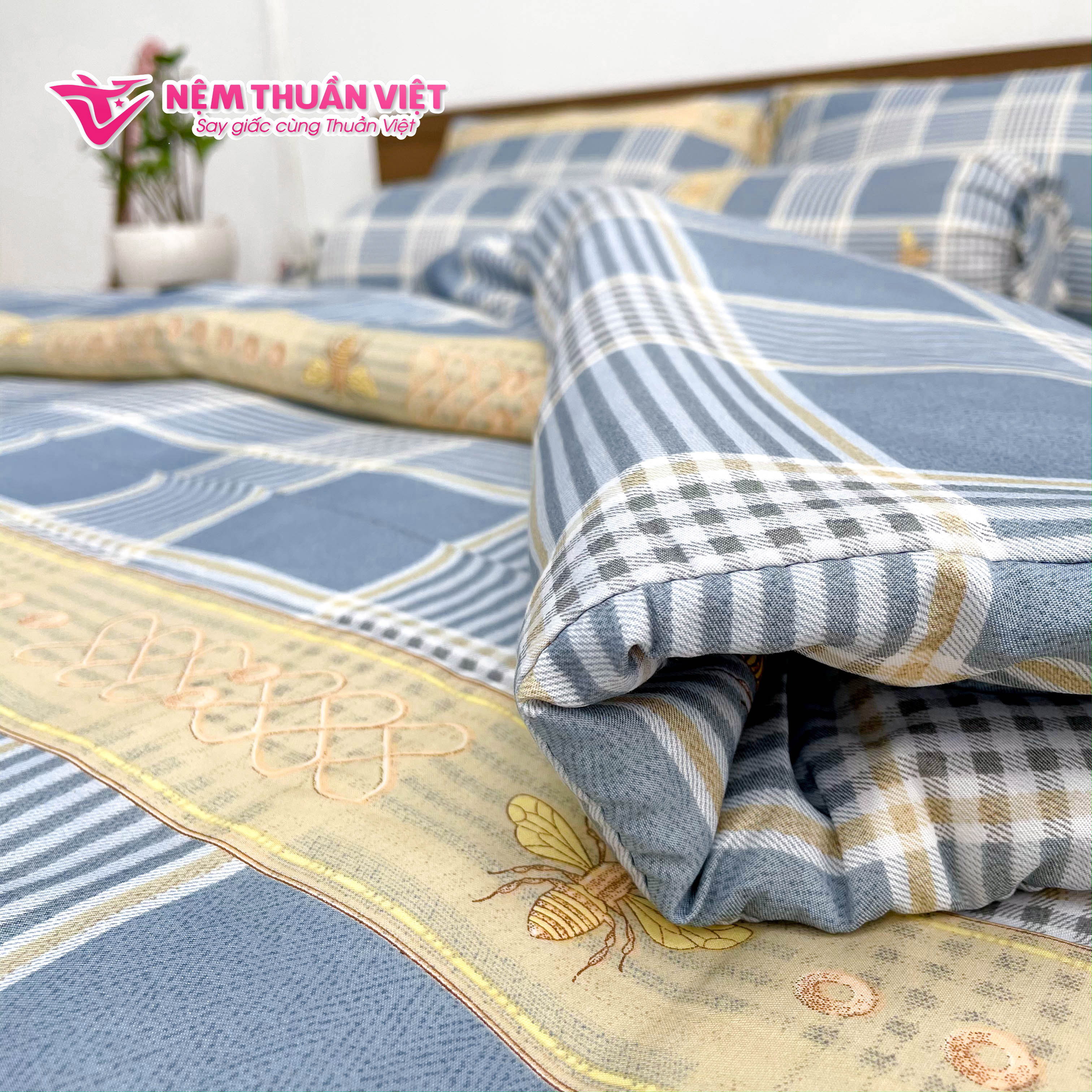 Chăn Mền Tencel Thuần Việt Cao Cấp - Họa Tiết Kẻ Sọc Con Ong TVM04180x200