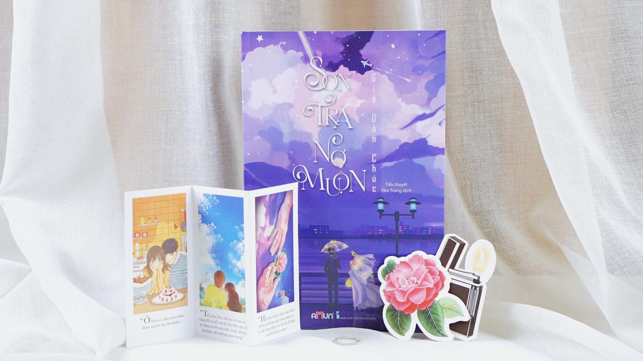 Sơn Trà Nở Muộn - Tặng Kèm 1 Bookmark Hoa Sơn Trà + 1 Bookmark Chiếc Bật Lửa + 1 Postcard