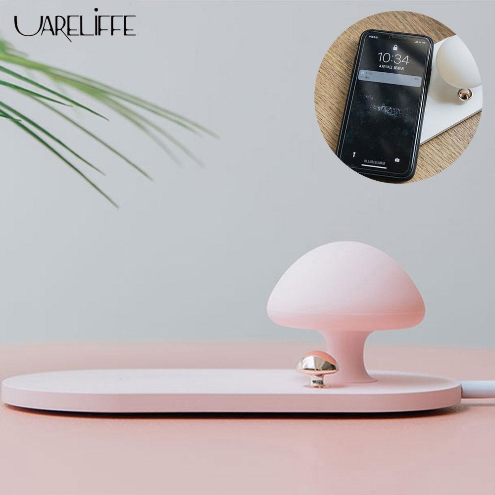Đế sạc nhanh không dây kiểu cây nấm có đèn led cho điện thoại
