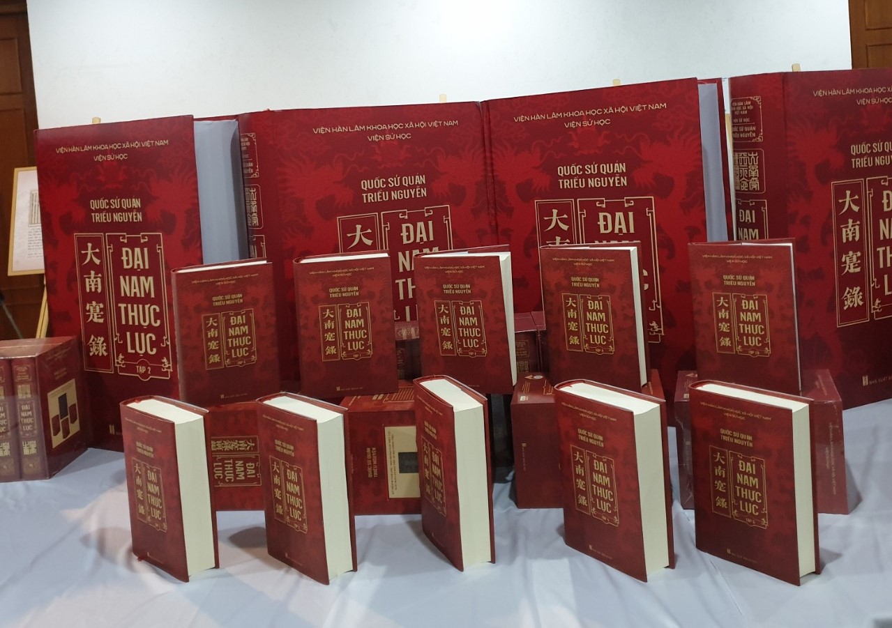 Combo ĐẠI NAM THỰC LỤC - 10 TẬP