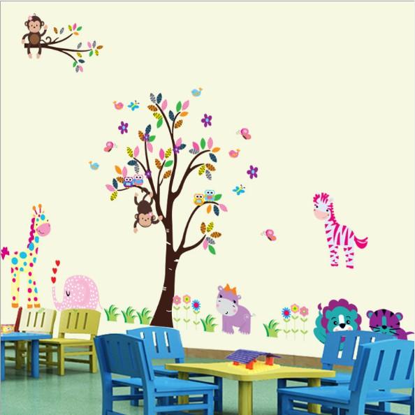 Decal trang trí tường - Thân Cây sắc màu vui chơi cùng Thú Voi hồng phun tim 03