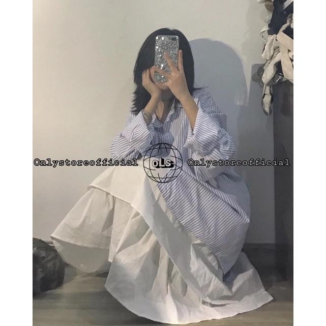 Áo sơ mi kẻ xanh và chân váy 2 tầng trắng