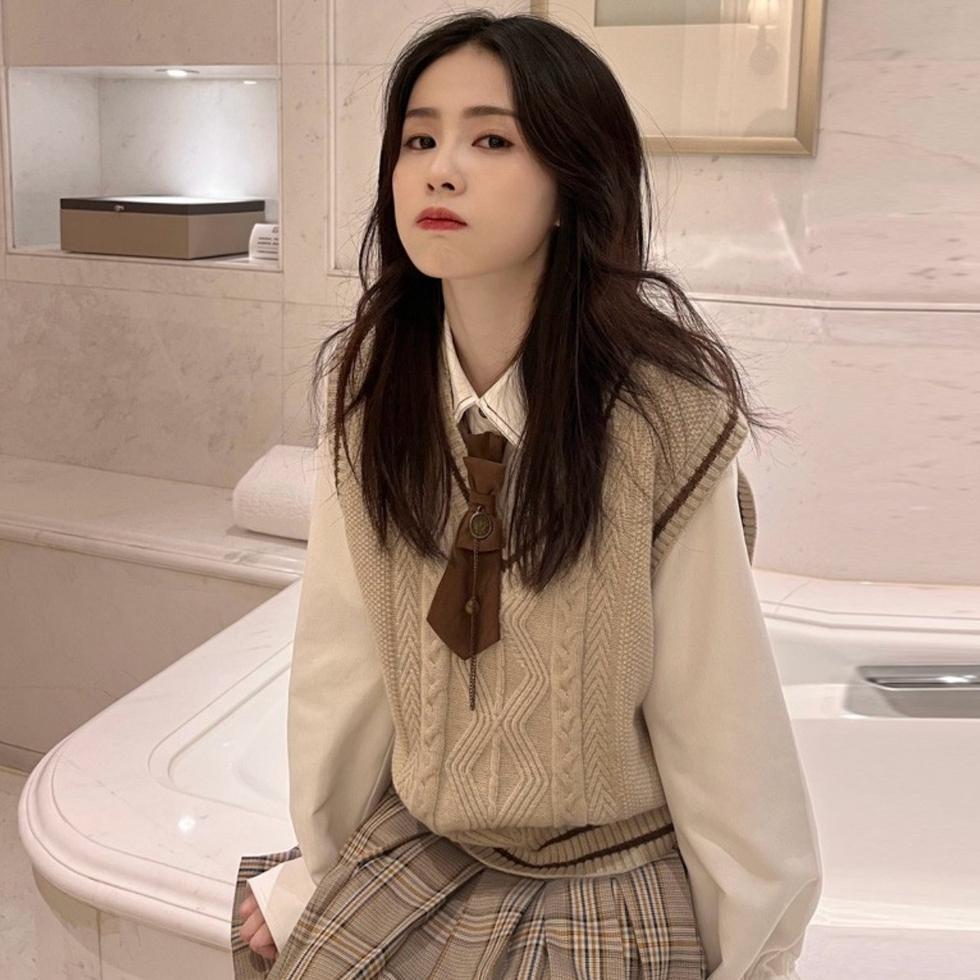 Áo len Montoghi dệt kim GILE RỜI họa tiết XOẮN THỪNG phối đồ xinh xắn