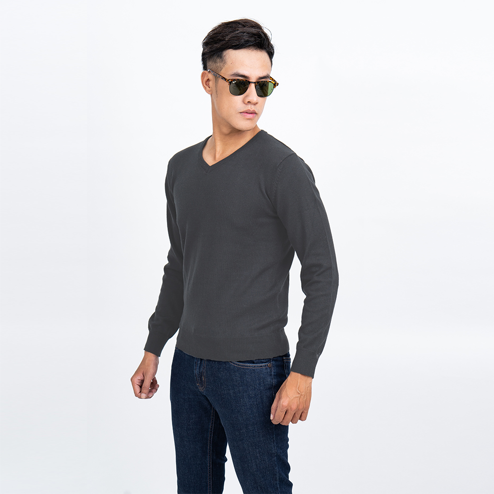 Áo len nam dài tay cổ tim màu ghi đậm NOVELTY 180561I