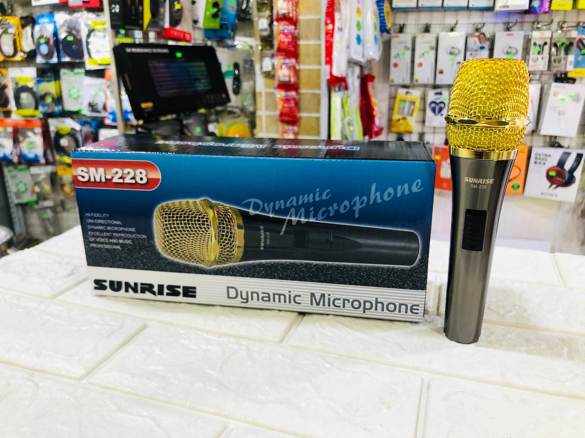 MICRO KARAOKE SUNRISE SM-228 CÓ DÂY,CHỐNG HÚ TỐT,CỰC HÚT TIẾNG - HÀNG CHÍNH HÃNG